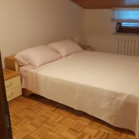 Apartment Maras *